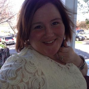 Meet your Posher, Chenoa